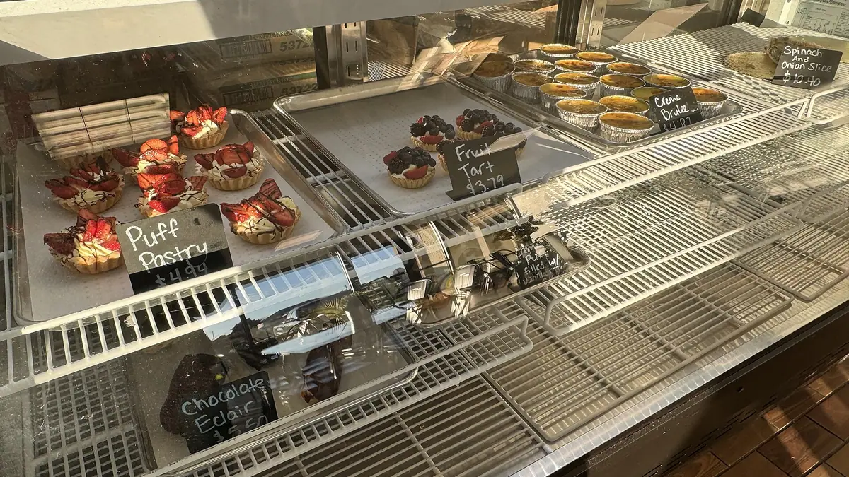 Pure Patisserie – patisserie in Buckingham town centre
